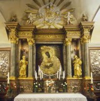 /album/galeria-de-fotos-mater-misericordae1/altar-m%c3%a3e-da-misericordia-jpg1/